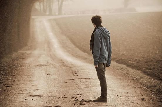 co-don-minh-anh-cuoi-duong ANH SẼ ĐỢI EM Ở PHÍA CUỐI CON ĐƯỜNG - Buồn Duyên Dáng