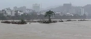 Nước lũ trên các sông đang lên nhanh, cảnh báo ngập lụt nhiều nơi