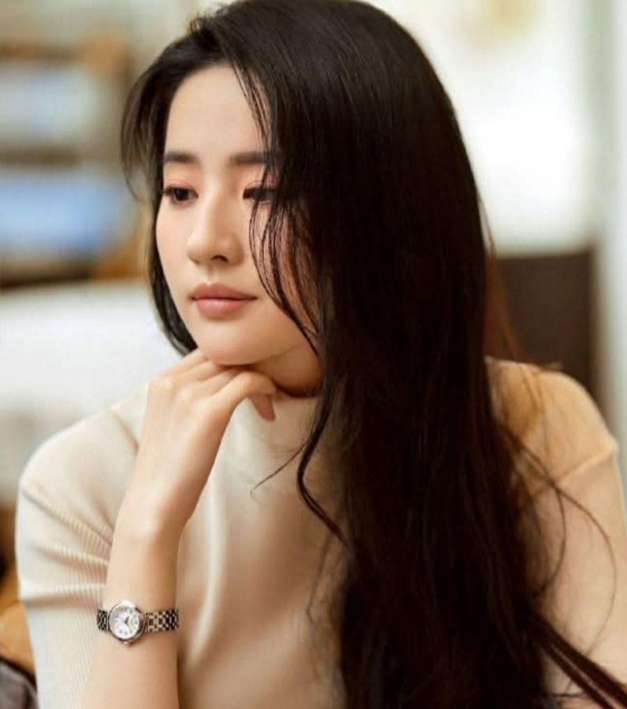 474091891_2378250379197758_7319305404094976342_n-905x1024-2